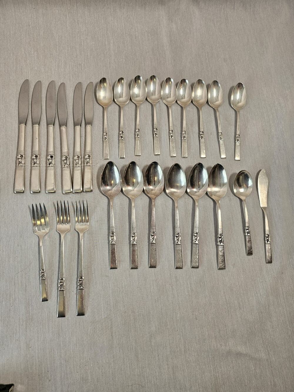 Oneida Community Morning Star Silverplate Flatware 26 Piece Lot